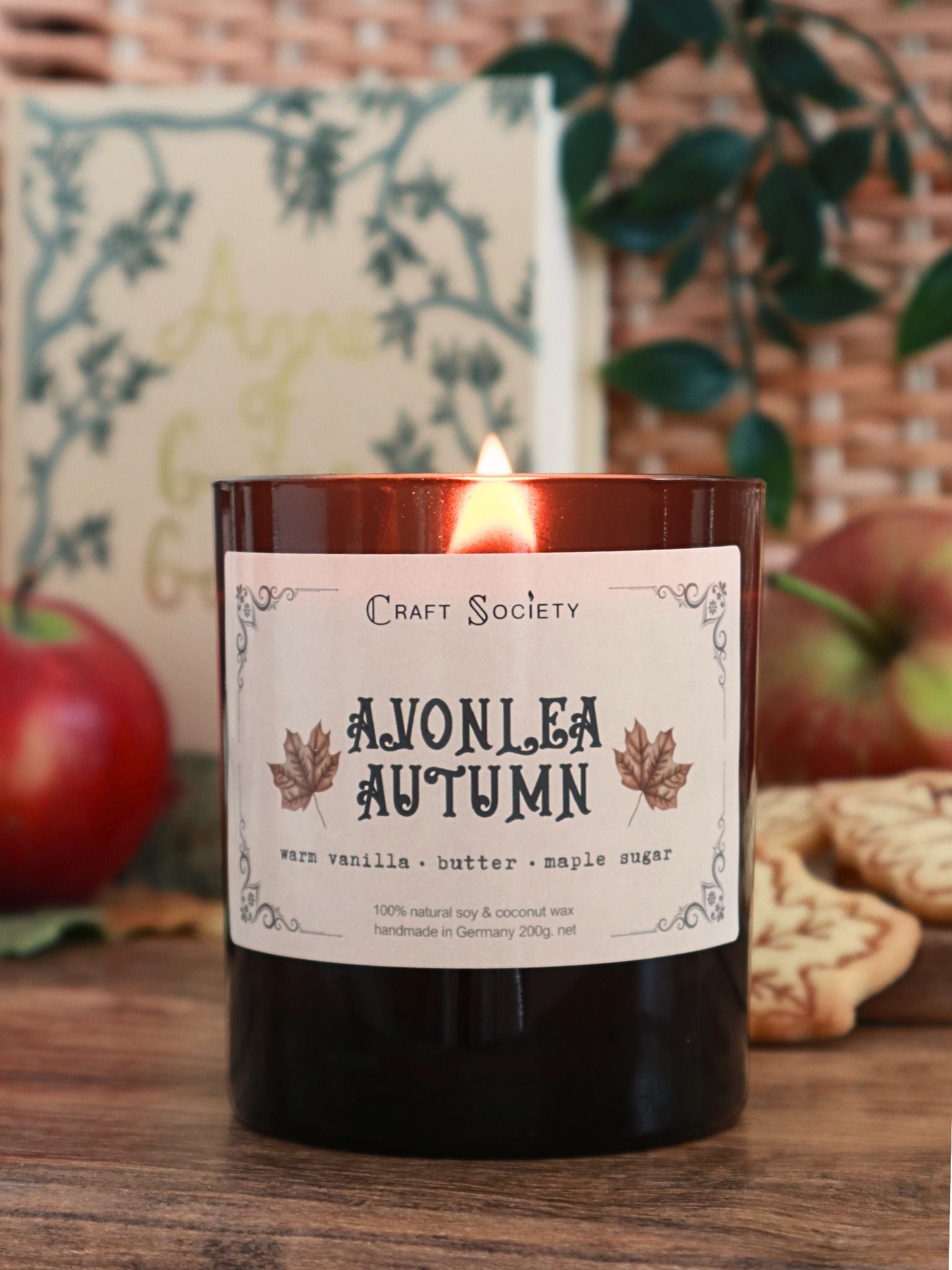 Avonlea Autumn handmade scented candle lit deluxe wooden wick